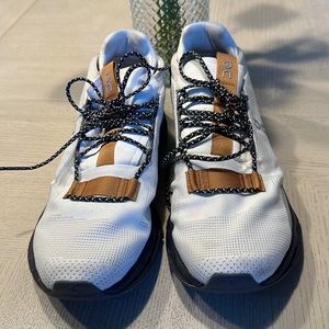 COPY - ON running cloudnova